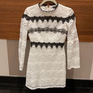 Women’s TopShop White and Black Lace Dress Sz 6